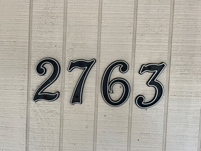 Building Photo - **ON HOLD**4 Bedroom / 2 Bathroom Home for...