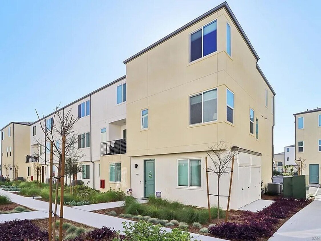 Foto principal - 4 Bedroom Townhouse