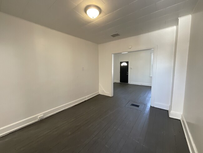 Foto del edificio - 360 S Pershing Ave