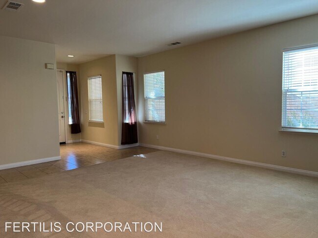 Foto del edificio - 5 br, 3 bath House - 12576 Chimney Rock Dr