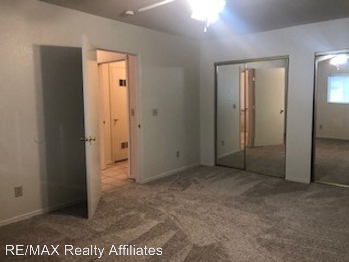 Building Photo - 3036 Plumas St