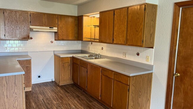 Foto del edificio - 3 Bed 2 Bath in OKC!