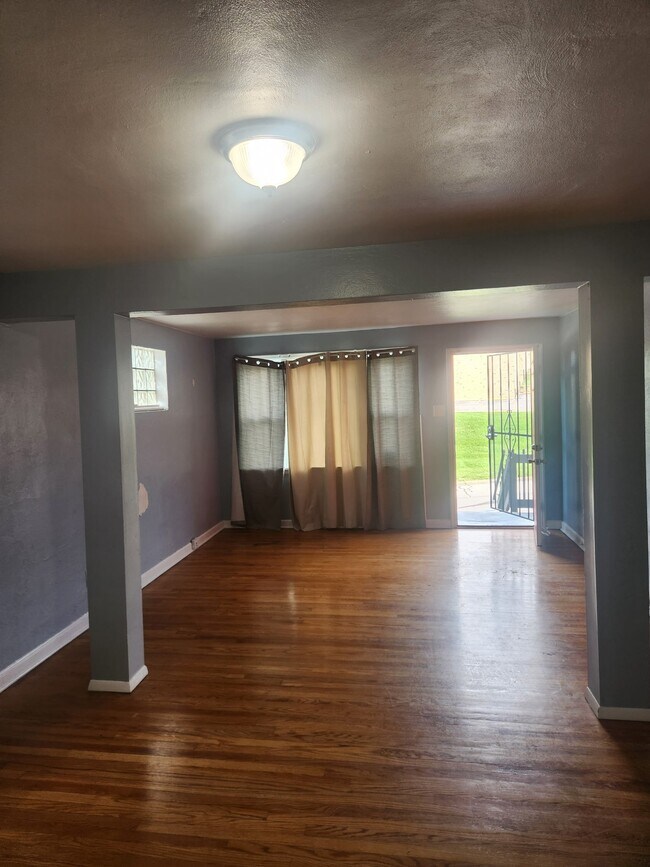 Foto del edificio - 8338 Willett Ave