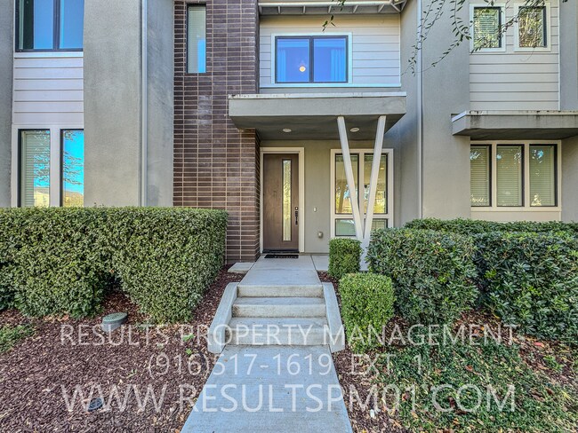 Foto del edificio - Spacious 4 Bedroom Home in McKinley Village Community