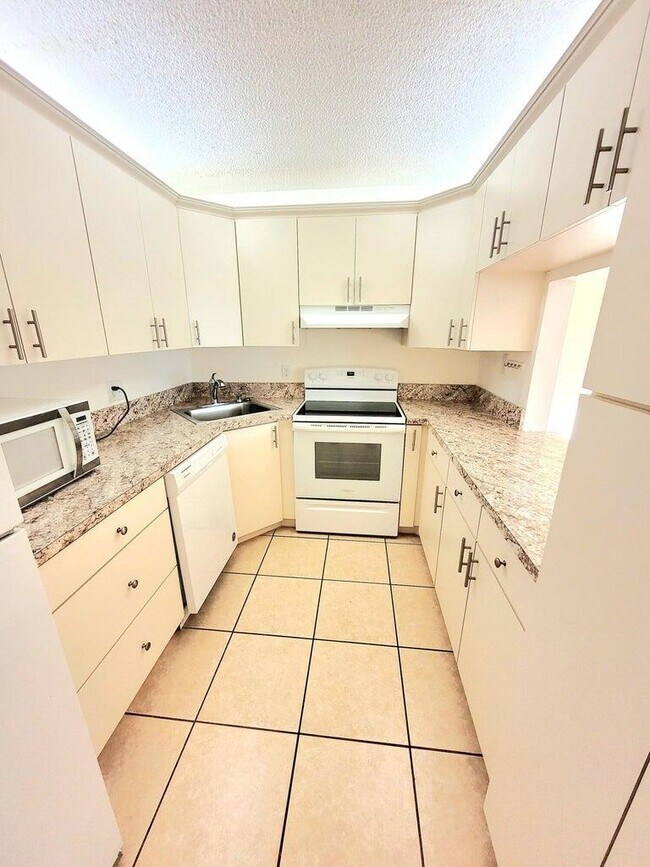 Foto del edificio - 1003 Green Pine Blvd