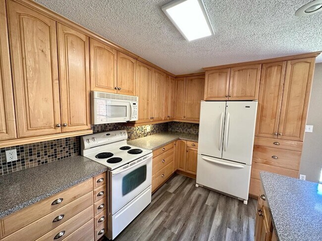 Foto del edificio - 7217 Montego Dr