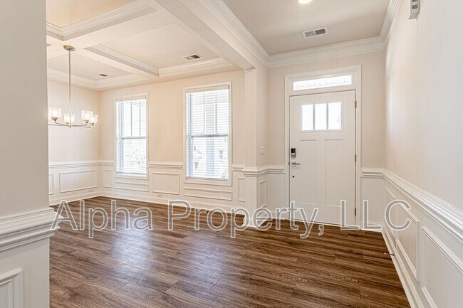 Foto del edificio - 421 Jack Hunter Pl