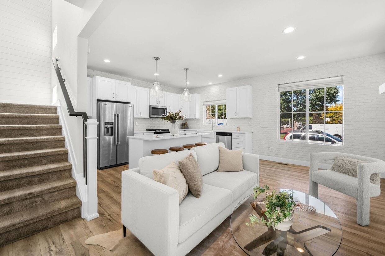 LUX 3BD, 3BA Home with Office Near Cherry Creek and Wash Park - LUX 3BD, 3BA Home with Office Near Cherry Creek and Wash Park