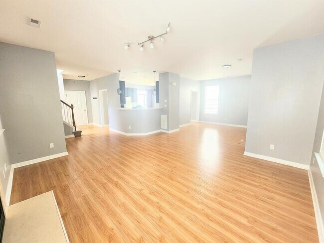 Building Photo - 615 Water Lilly Rd