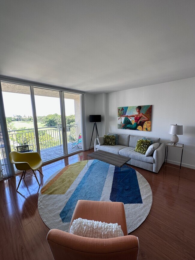 Foto del edificio - 99 SE Mizner Blvd