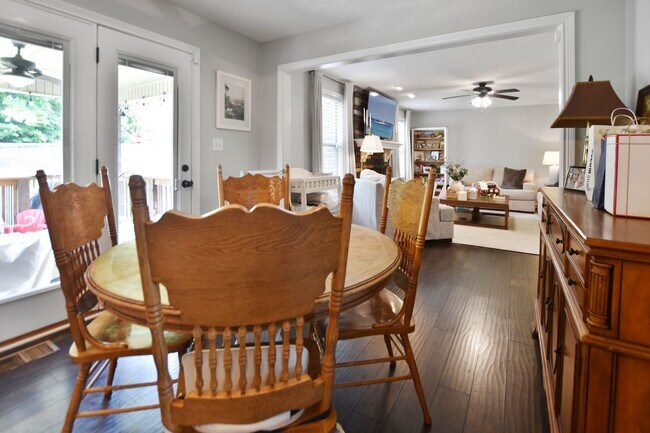 Building Photo - Pet Friendly Four Bedroom!