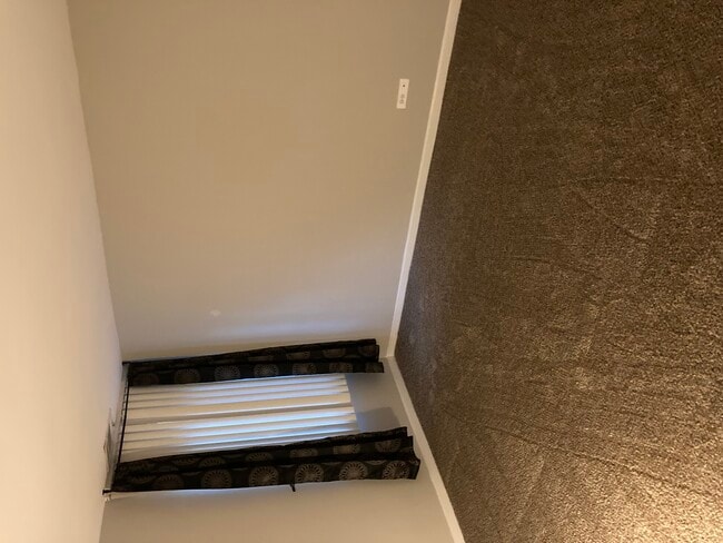 Building Photo - 5854 Forest View Rd