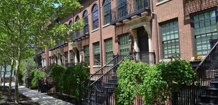 Building Photo - 226 E Gay St