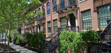 Building Photo - 226 E Gay St