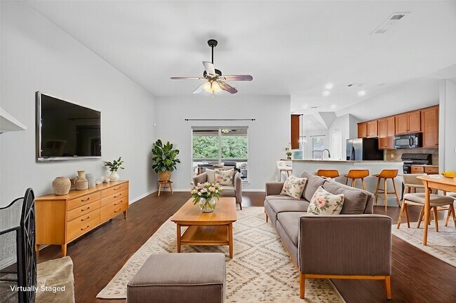 Foto del edificio - 8216 Shasta Dr