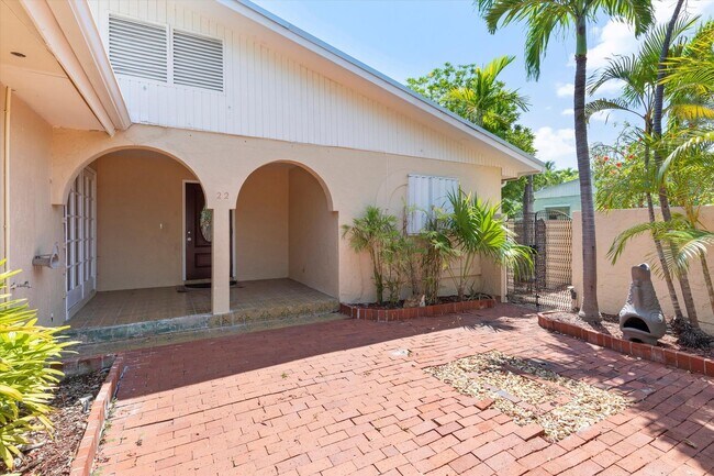 Building Photo - Welcome to 22 Key Haven Canal Home!
