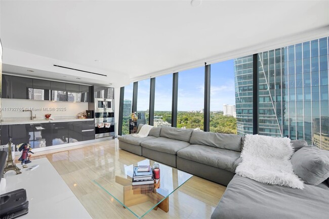 Building Photo - 1451 Brickell Ave