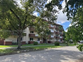 Building Photo - 680 Miller Dr