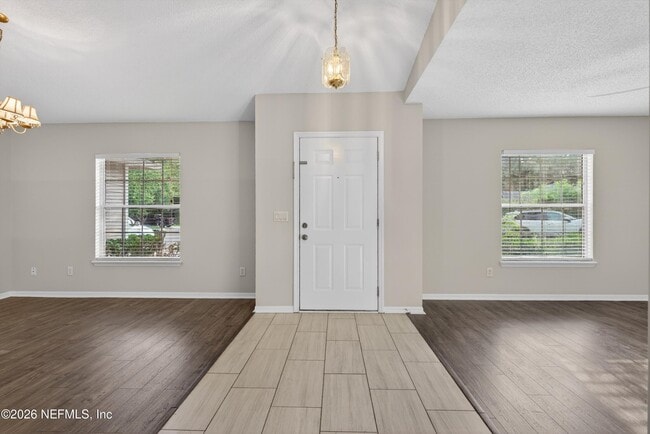 Foto del edificio - 1648 Glen Laurel Dr