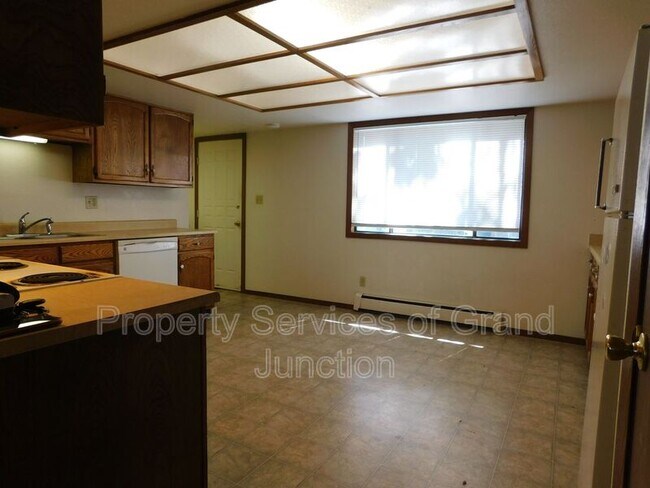 Foto del edificio - 568 Dawn Ct