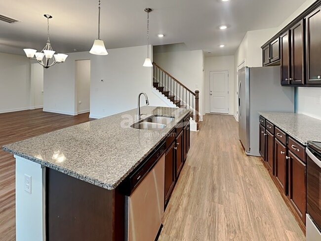 Foto del edificio - 2132 Laurel Vlg Cir