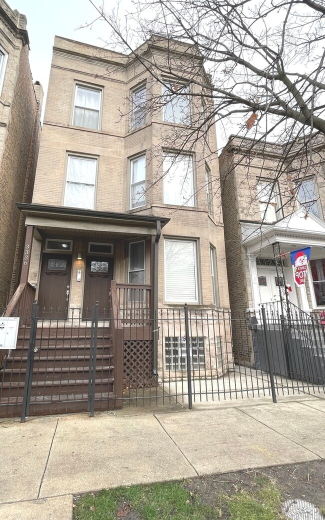 Building Photo - 3336 W Beach Ave