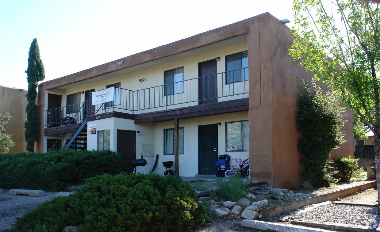 Foto del edificio - 932 Chelwood Park NE