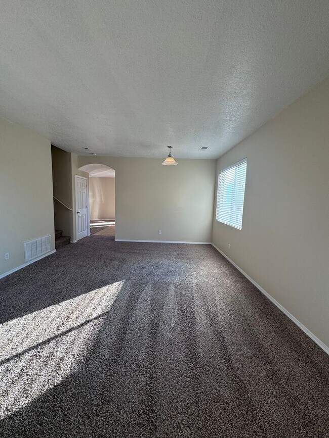 Foto del edificio - MOVE IN SPECIAL!! 1/2 off 2nd months rent!...