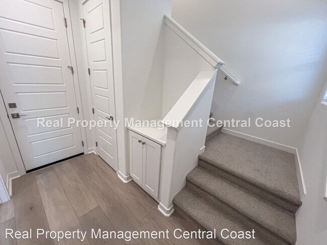 Foto del edificio - 3 br, 3.5 bath House - 905 Madonna Road #2
