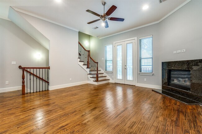 Foto del edificio - 4323 Dickason Ave