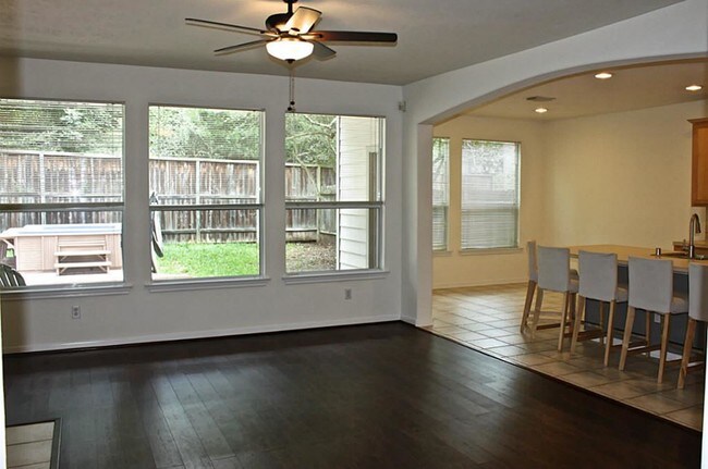 Building Photo - 130 Ledgestone Pl