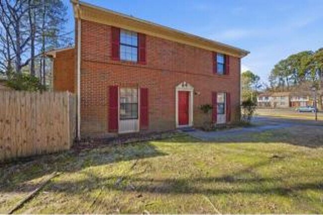 Foto del edificio - Call Sabrina Thomas at 757=767-0767 for more information