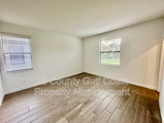 Building Photo - 15010 Serene Shores Loop