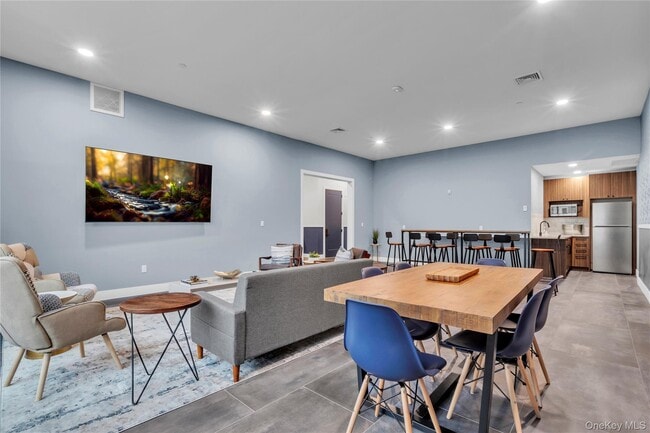 Building Photo - 185-191-191 Ashford Ave