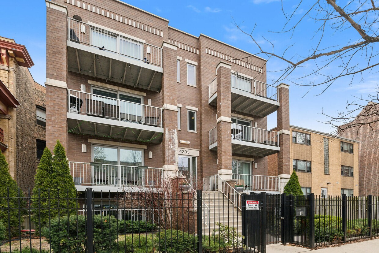 Foto principal - 4303 N Kenmore Ave