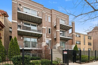 Building Photo - 4303 N Kenmore Ave
