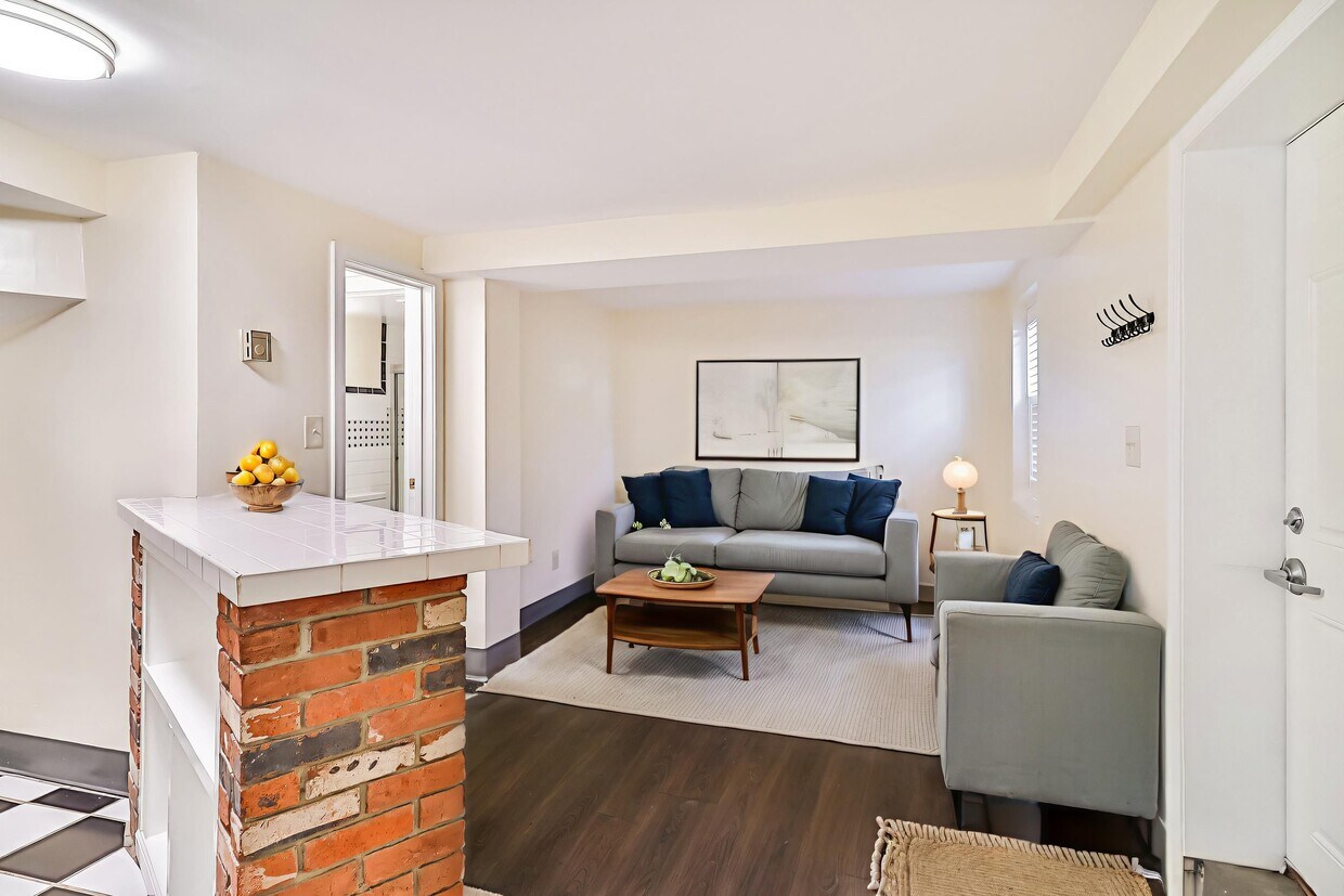 Photo - 821 N Carolina Ave SE-