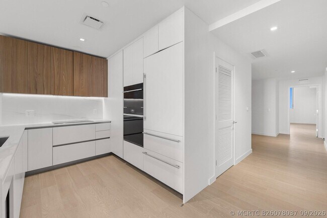 Building Photo - 1400 Biscayne Blvd