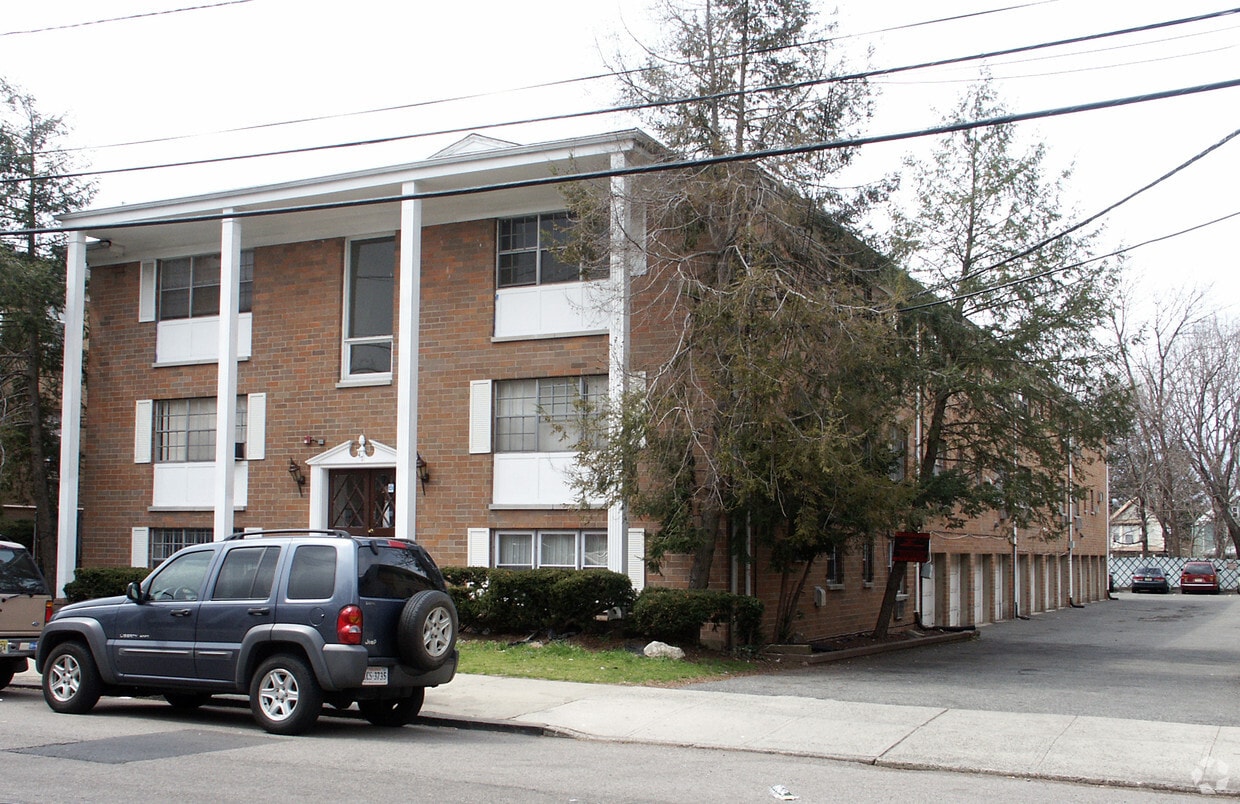 Building Photo - 47 Linden Ave