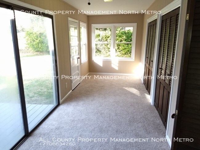 Building Photo - Nicely Renovated 3BR/2BA home in Marietta