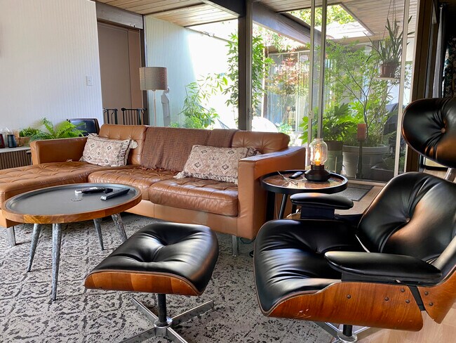 Living room overlooking Atrium - 1048 Pomeroy Ave