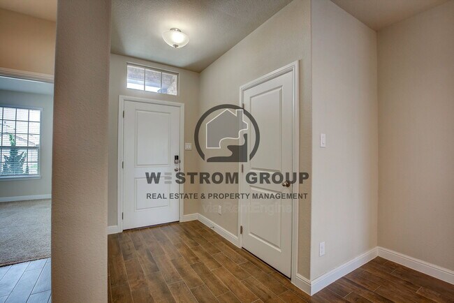 Building Photo - 820 Greenford Mnr