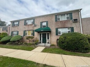 Building Photo - 988 Fenwood Dr