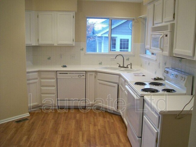 Foto del edificio - 8521 S Upham Way