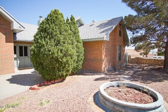 Building Photo - 1808 Gurss Pl