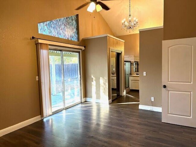 Building Photo - $2,200 W Bullard & N Polk, 3 bed, McCaffre...