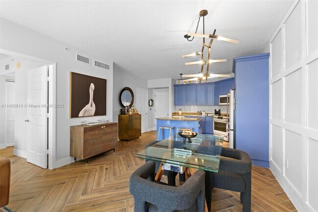Foto del edificio - 55 Merrick Way
