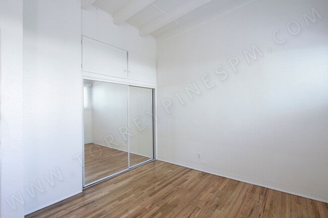 Building Photo - Perfectly Located 2BR in North Pacific Beach w/ Parking