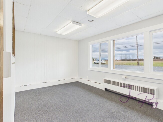 Building Photo - 1795 Main Street