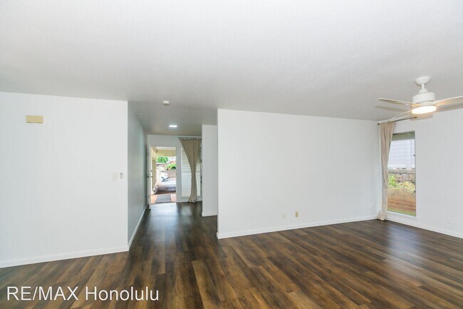 Building Photo - 3 br, 2 bath House - 94-590 Holaniku Street